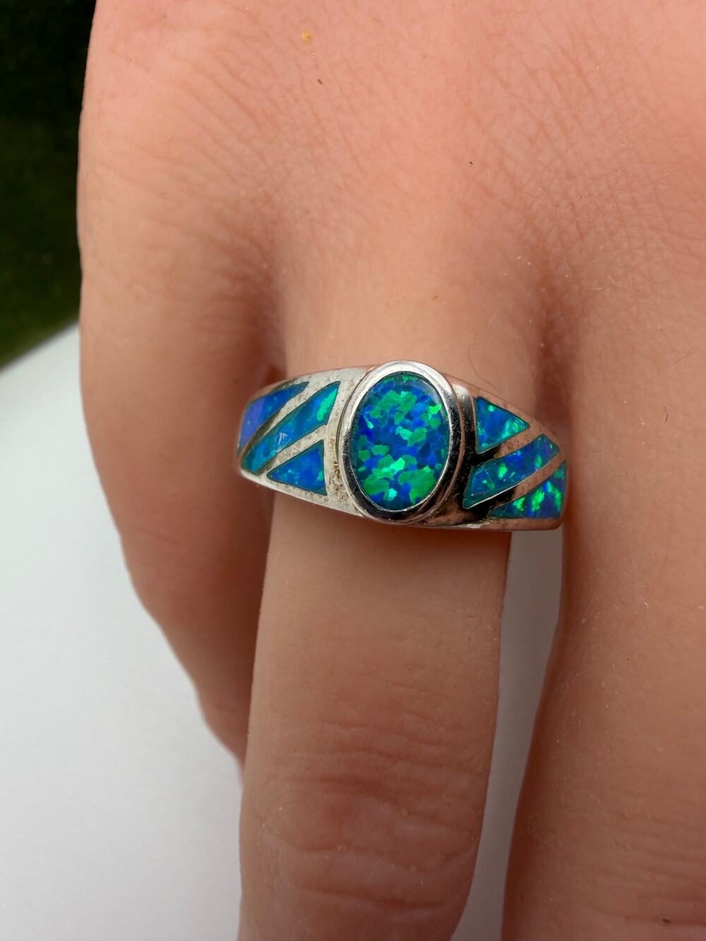 925 sterling silver ring featuring a blue fire opal inlay sz 8